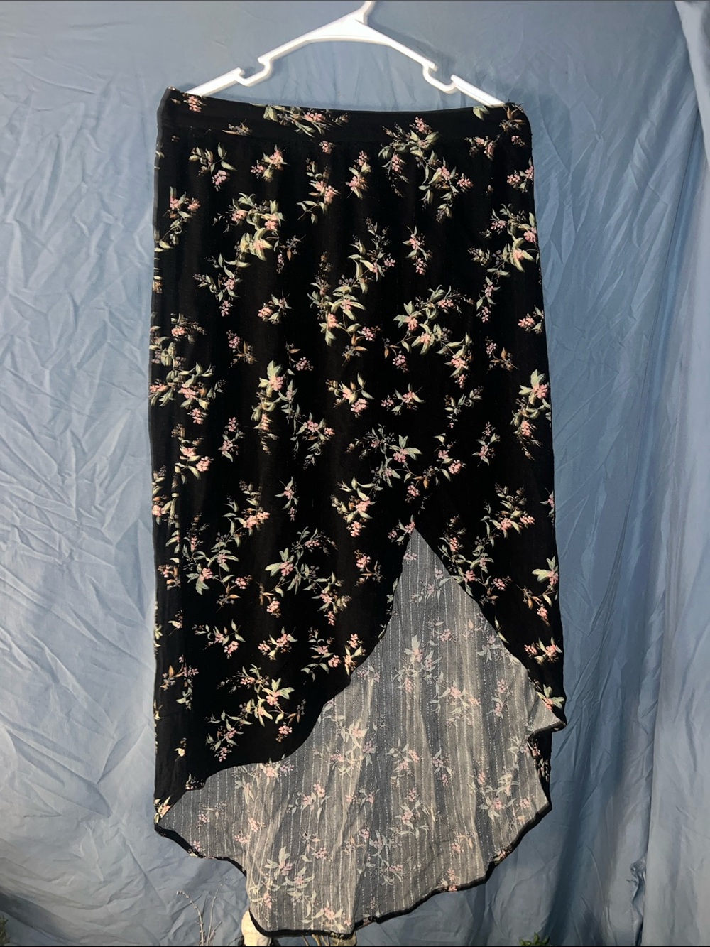 American Eagle Outfitters Black Floral High-Low Skirt